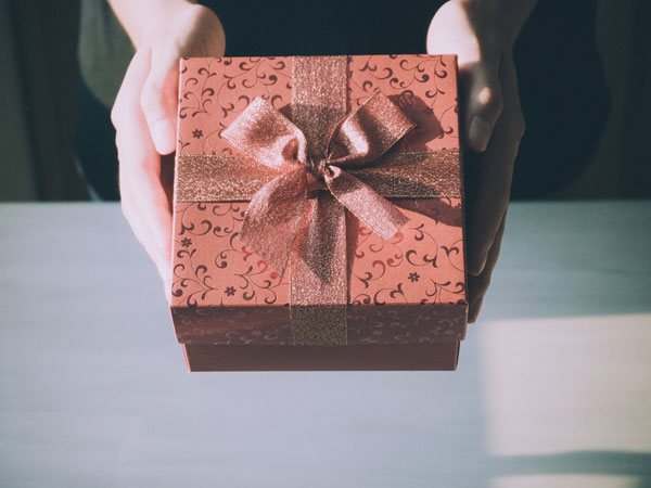 Regalare un profumo a Natale