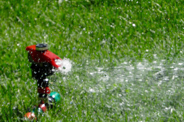 Impianto irrigazione per giardino e terrazzo: irrigatore
